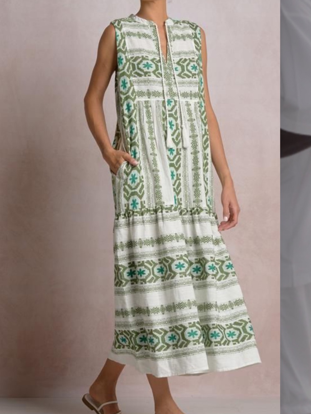 Elan Sleeveless White and Green Tiered Midi Dress Size M